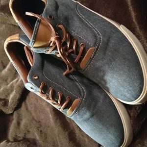 Men's casual shoes